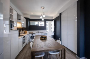 Entire 1 luxury bedroom en-suite apartment at the Regency Hotel